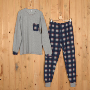 Pijama com bolso e calça xadrez