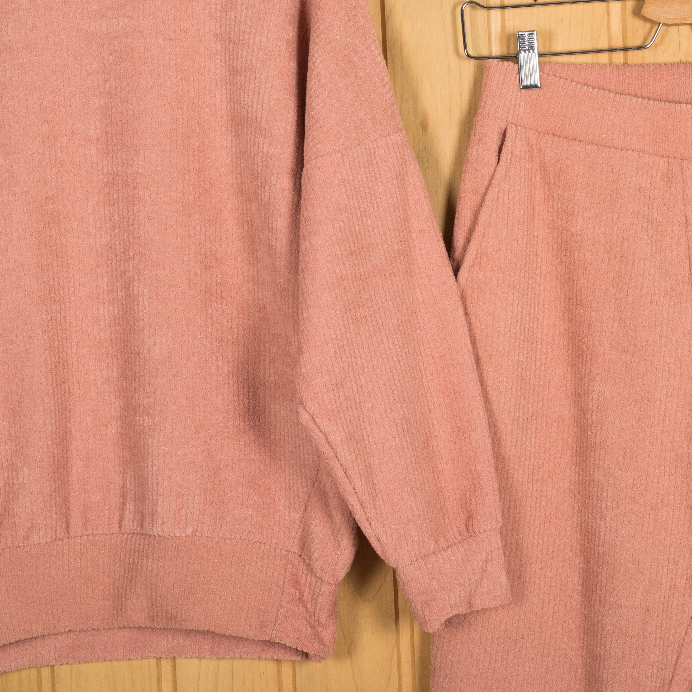 Sweatshirt rosa oversize com gola subida